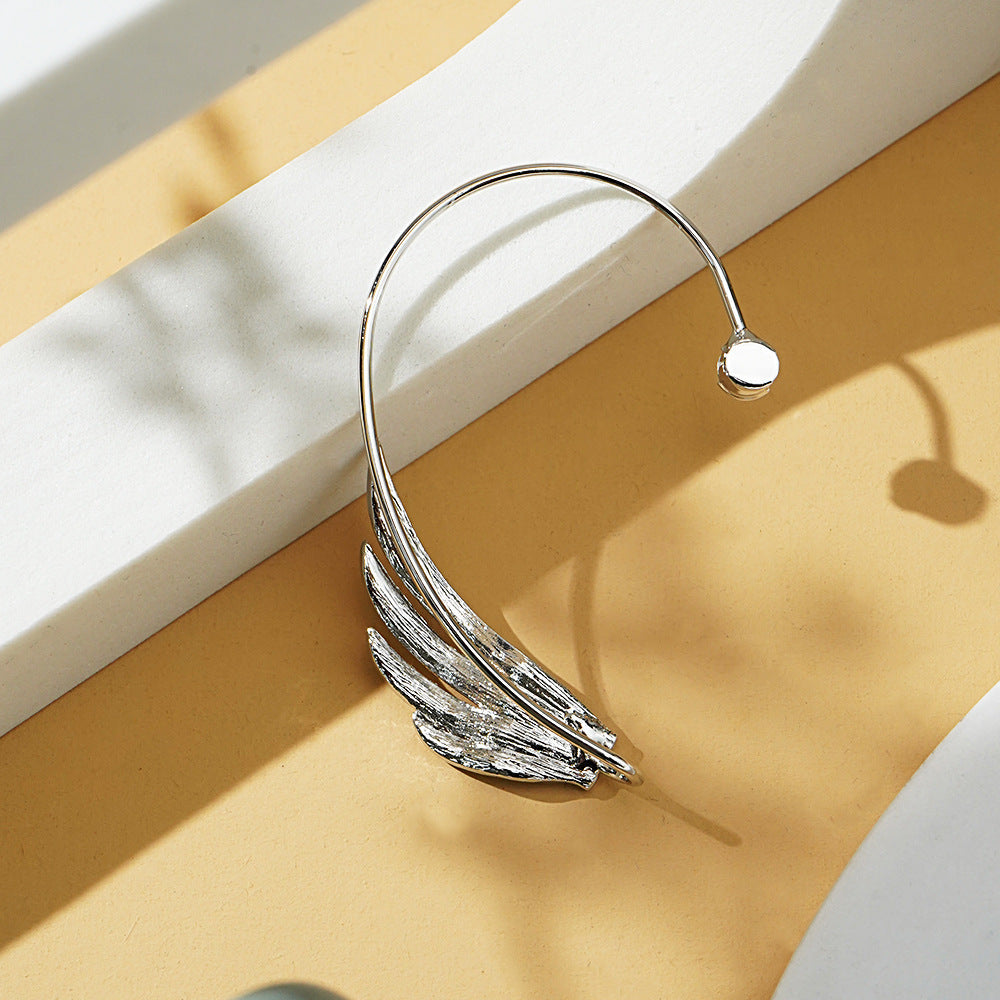 Glittering Diamond Swan Wings Non-Pierced Ear Clip Earrings – Elegant Clip-On Jewelry